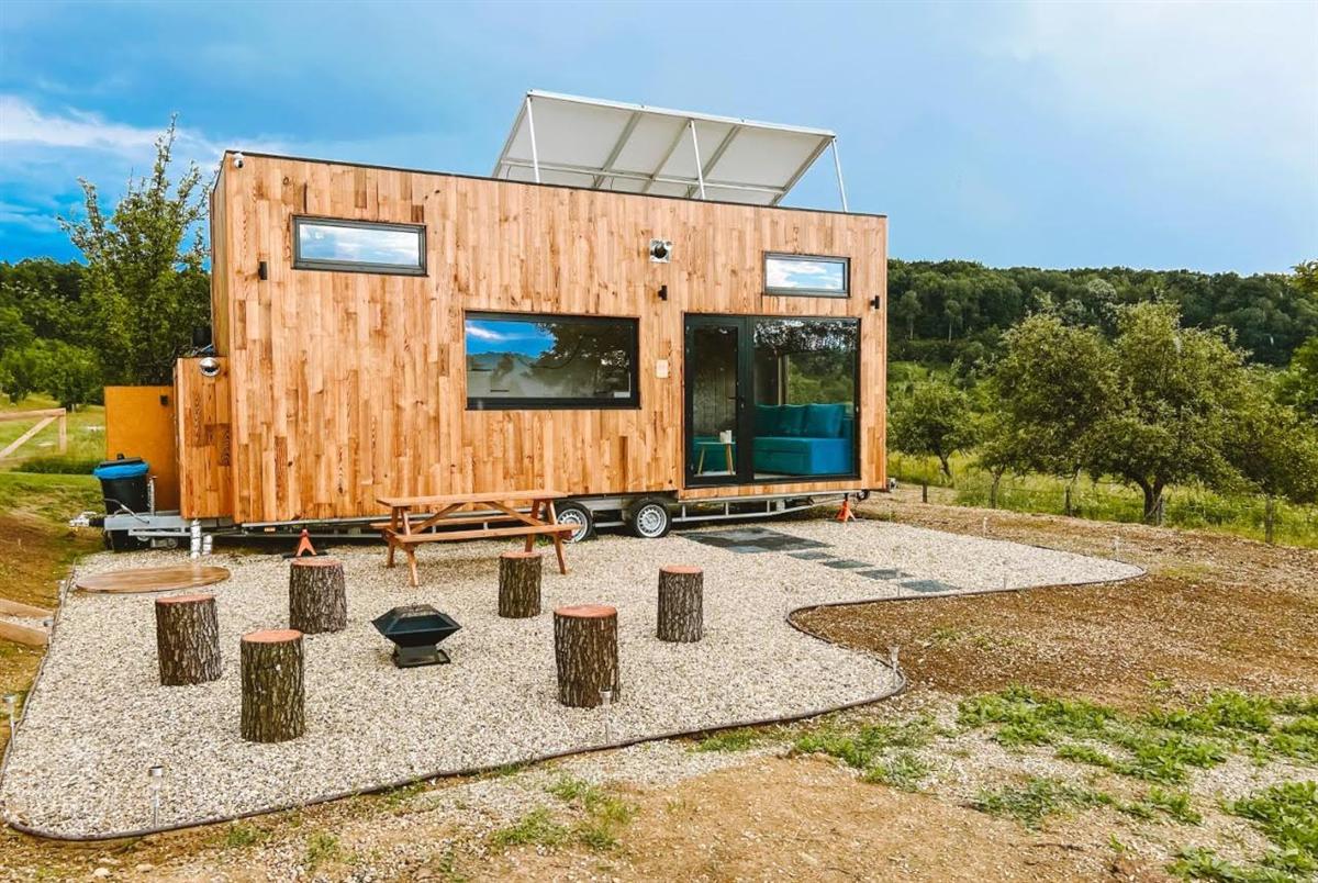 Joy — AURORA 2-bedroom off-grid, Stoienești, Romania